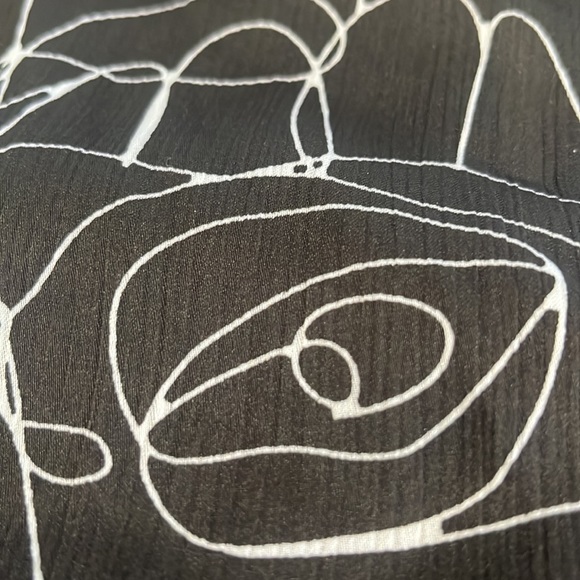 New sleeveless blouse - Picture 9 of 9